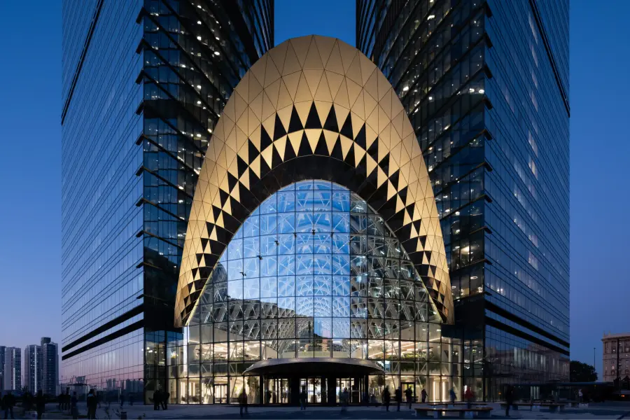 Сбербанк-Сити. Главный вход